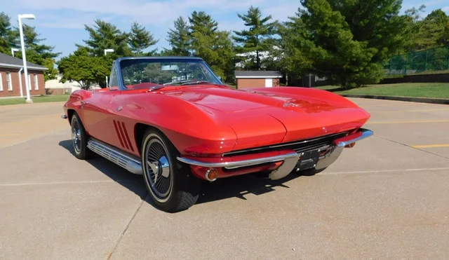 1965 Chevrolet Corvette Stingray Convertible thumbnail 2