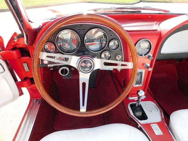 1965 Chevrolet Corvette Stingray Convertible thumbnail 7