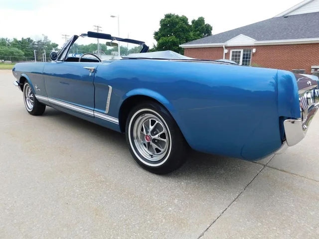 1965 Ford Mustang Convertible thumbnail 3