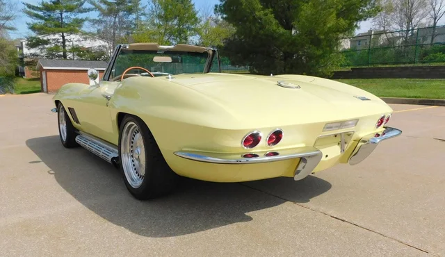 1967 Chevrolet Corvette Stingray Convertible thumbnail 3