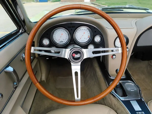 1967 Chevrolet Corvette Stingray Convertible thumbnail 7