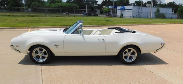 1968 Oldsmobile Cutlass Convertible thumbnail 4